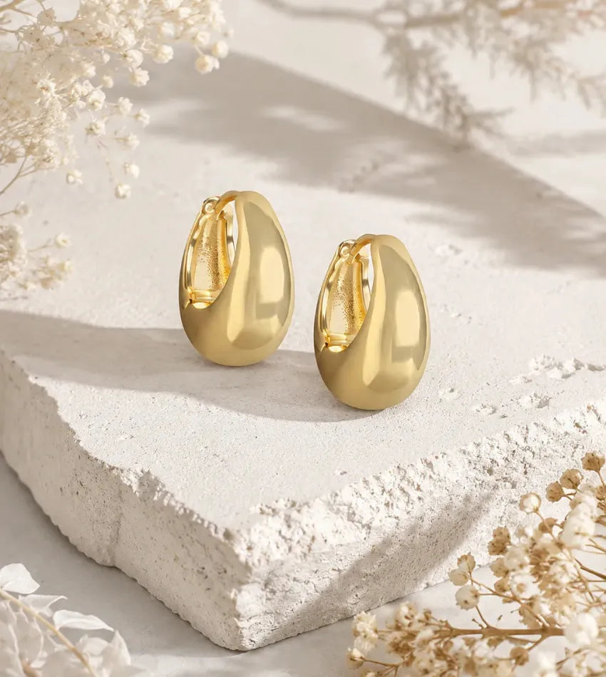 gold teardrop jewellery