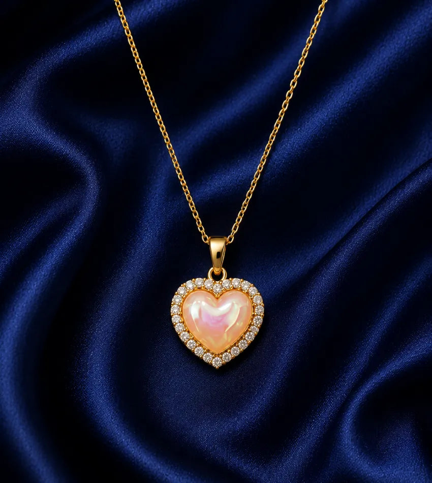 gold tone heart pendant