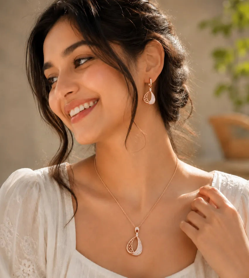 gold tone pendant set