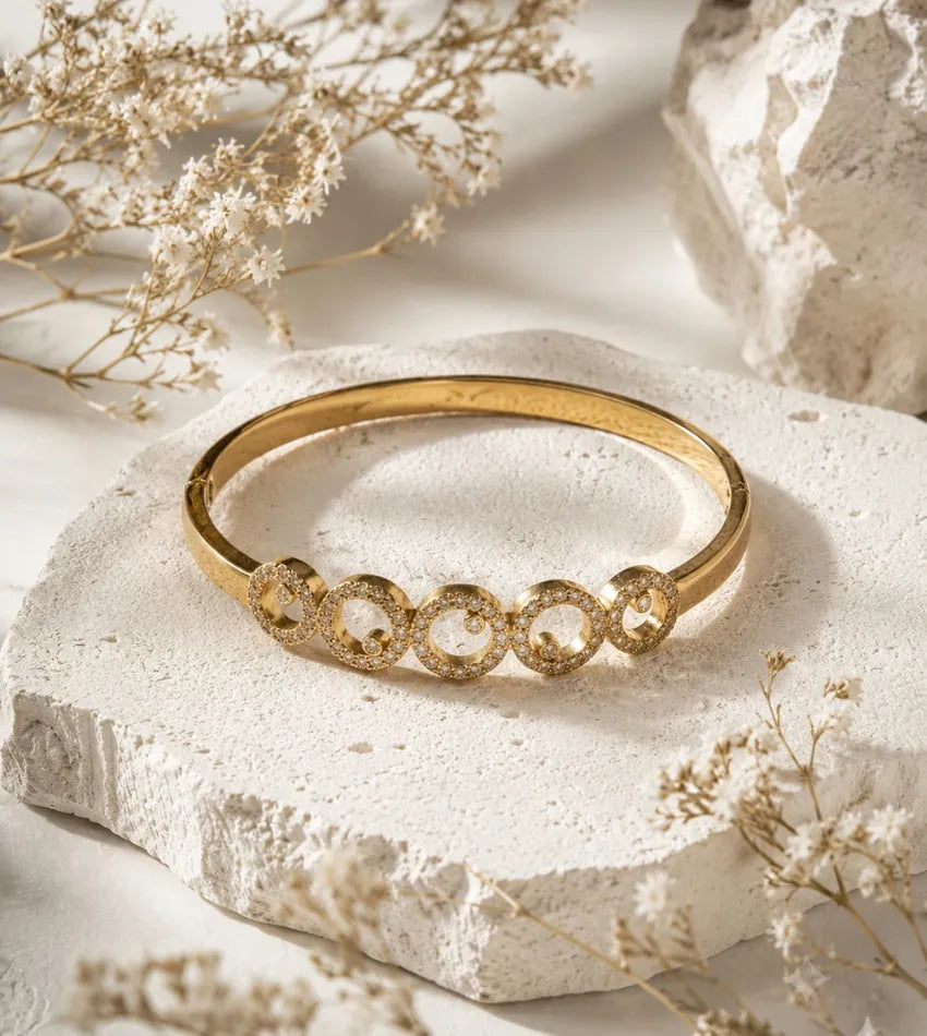 interlinked circle bangle