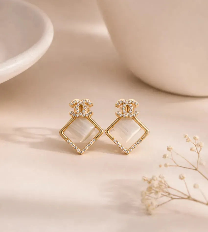 pearl effect stud earrings
