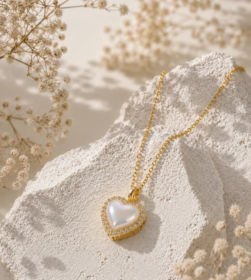women heart pendant chain