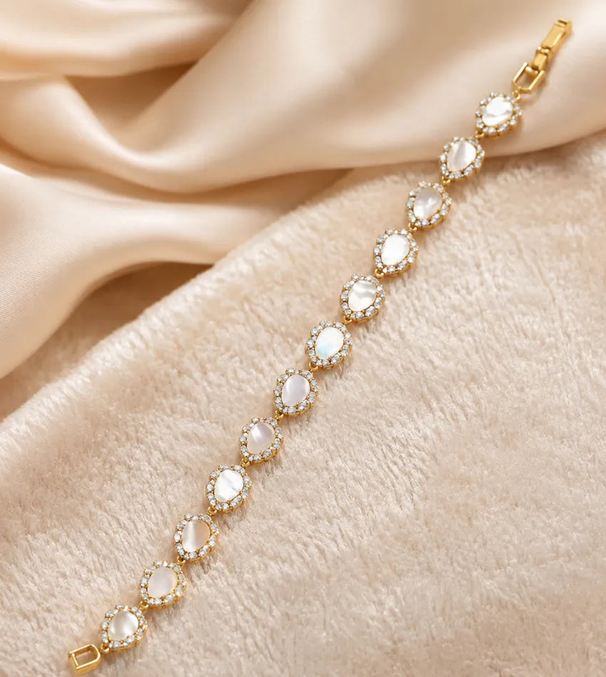 women pearl look bracelet